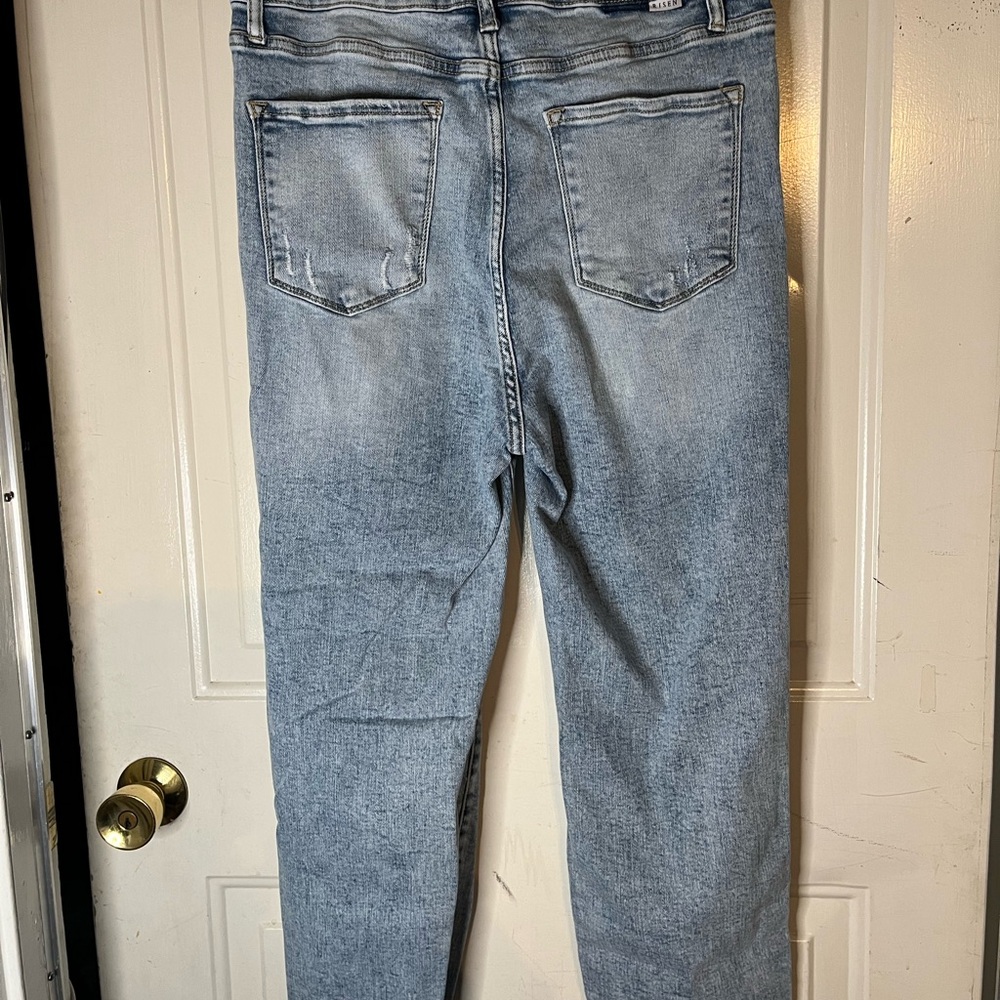 Distressed Light Wash Jeans - Picture 3 of 8